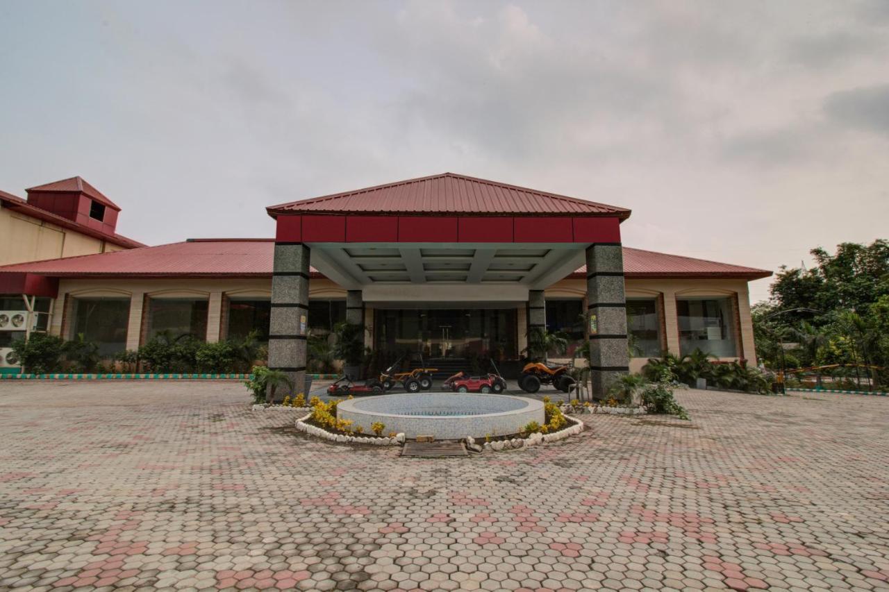 Oyo 3575 The Wave International Hotel Dzsamsedpur Kültér fotó