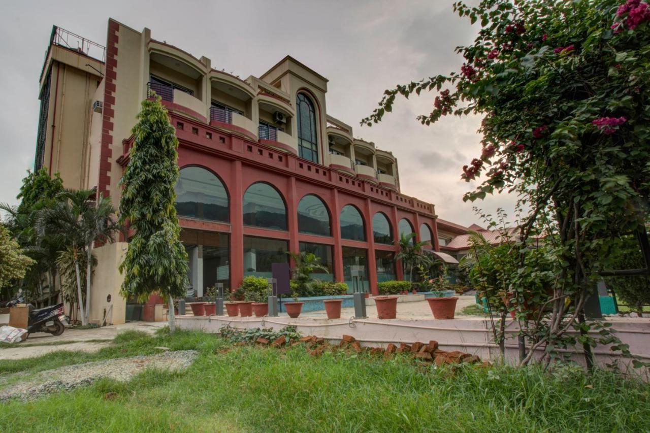 Oyo 3575 The Wave International Hotel Dzsamsedpur Kültér fotó